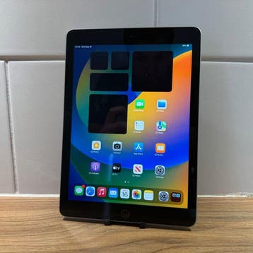 Apple iPad (5th Generation) 128GB Wifi - Mobiele telefoon