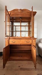 Vitrinekast - Hout, Glas, Messing - Groot honingkleurig, Antiek en Kunst