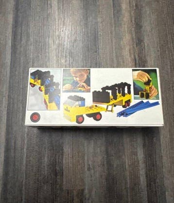 Lego Set - 647 - Legoland - Lorry with Rails