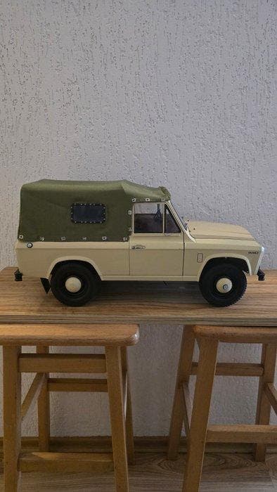 1:8 - Modelauto - Aro, Hobby & Loisirs créatifs, Voitures miniatures | 1:5 à 1:12