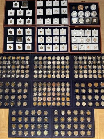 Wereld. Lot de 321 Monnaies du Monde dont 23 argent, 1 en Or