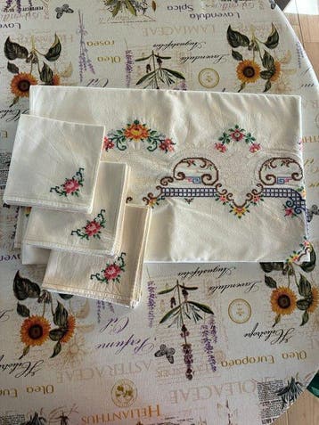 Tafelkleed - 250 cm - 150 cm - Vintage handgeborduurd