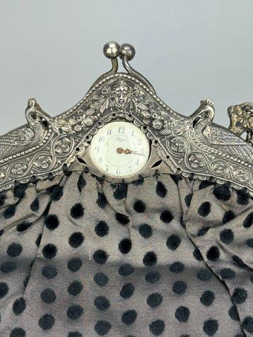 Decoratief ornament - met ingebouwde klok - Europa -