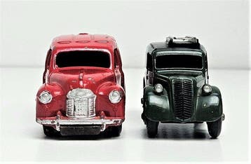 Dinky Toys - Camionnette miniature (2) - Austin Van Nestlé
