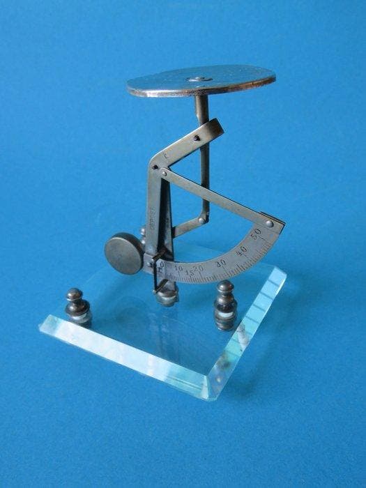 Post/brieven weegschaal - vernikkeld messing, glas, staal -, Antiek en Kunst, Curiosa en Brocante