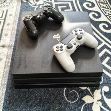 Sony - Playstation 4 Pro - Videogameconsole + games, Nieuw