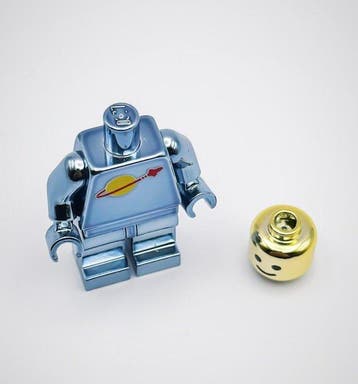 Lego Minifigurine - Classic Space - Chrome Plated Sand Blue