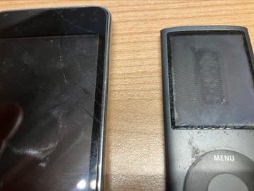 Apple - Ipod 2x 8gb a1285 & A1288 Touch ,both working iPod -