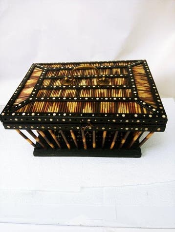 Vogelkooi - Hout stekels van een egel - Vogelkooi