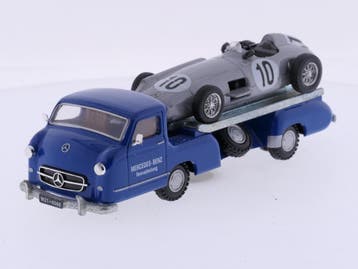 Schaal 1:43 Conrad 1034 Mercedes-Benz raceautotransporter..., Hobby en Vrije tijd, Ophalen of Verzenden, Gebruikt