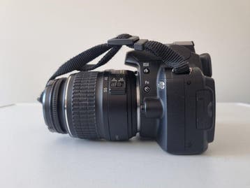 Nikon D60 + AF-S DX 18-55mm G VR Appareil photo reflex