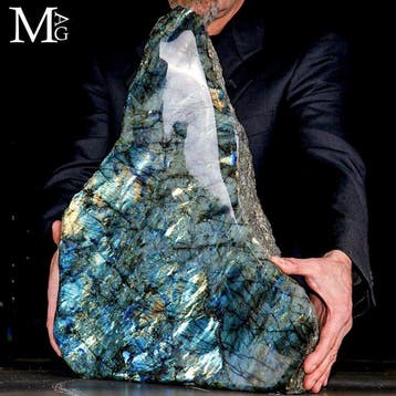 Labradorite monumentale avec un bleu électrique intense Face