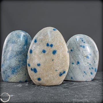 K2 Freiformen – Fascinerend trio met stralend blauwe