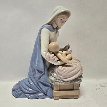 Nao by Lladró - Figurine - Joy to the world & drie