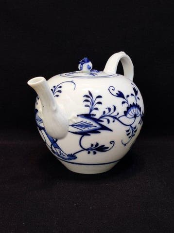 Meissen - Theepot - antiek, klein 12,0 × 17,8 cm, inhoud 0,6