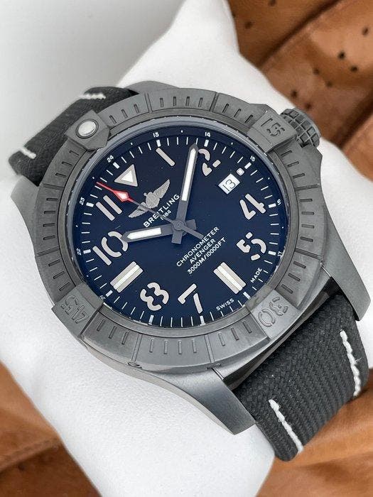 Breitling - Avenger Automatic 45 Seawolf Night Mission -, Bijoux, Sacs & Beauté, Montres | Hommes