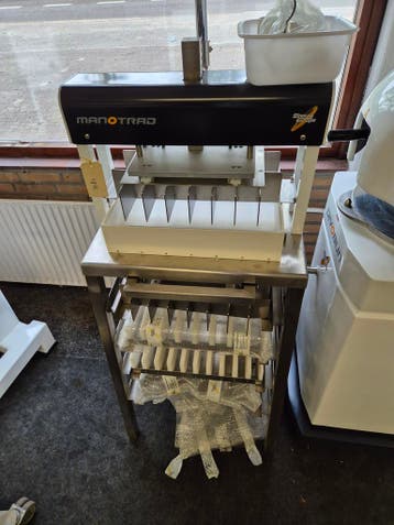 Manotrad deegverdeler manueel NIEUW ** bakery auction **, Nieuw in verpakking, Bakkerij en Slagerij