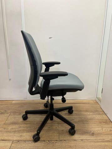 Refurbished Steelcase Amia Grijs Met Nieuwe Stoffering, Verzenden, Zo goed als nieuw, Grijs, Bureaustoel