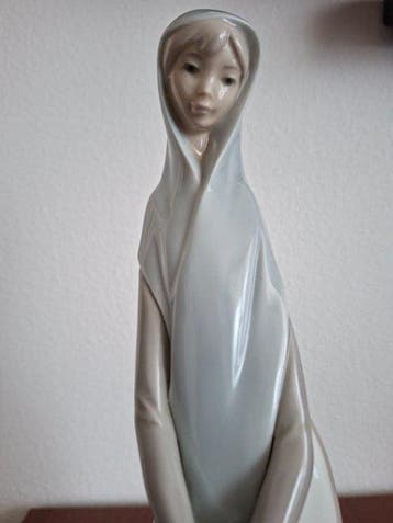 Lladró - Figurine - A Basket of Goodies (modelnummer #4501 -