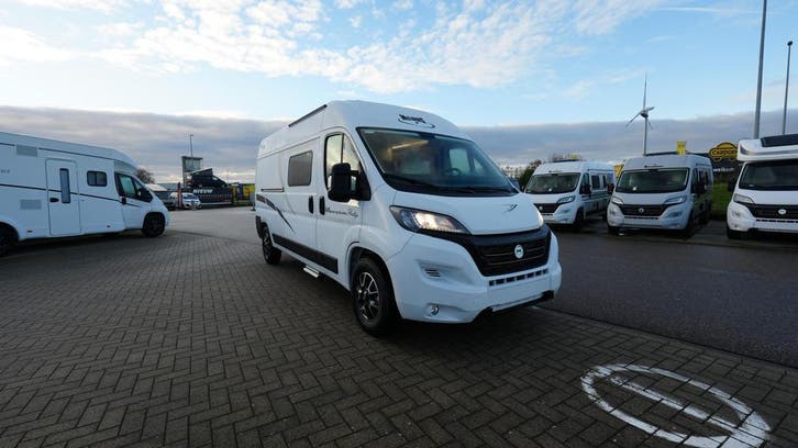 McLouis Menfys Van 3 Maxi Prestige nieuw grote korting 92371, Caravans en Kamperen, Mobilhomes, Cassettetoilet, Handgeschakeld