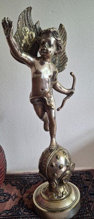 Sia - Beeld - Cupido met boog op sterrenbol - 45 cm - 3,2 kg