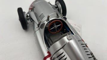 CMC 1:18 - Modelauto - Auto Union Type D GP Frankreich