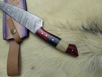Handcrafted Compact Hunting & Skinning Knife with Leather