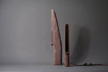 James Haywood - sculptuur, Erreur 404 - 87.5 cm - beton -