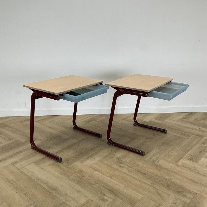 Eromes set van 10 schooltafels (rode stip) (hxbxd) 64x70x50, Huis en Inrichting, Tafelonderdelen, Gebruikt
