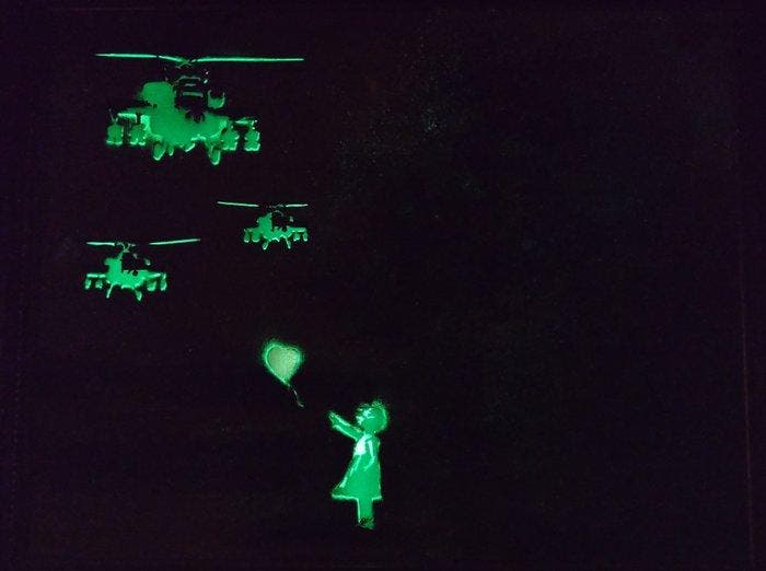 Fictional World (1980) - Banksy´s Helicopter helps Glowing, Antiquités & Art, Art | Peinture | Moderne