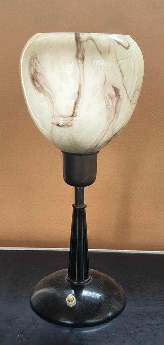 Lamp - glas, metaal en hout/kunststof - gemarmerde glazenkap, Antiek en Kunst