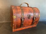 Klassieke houten decoratieve kist / wijnkist / wijnkoffer -