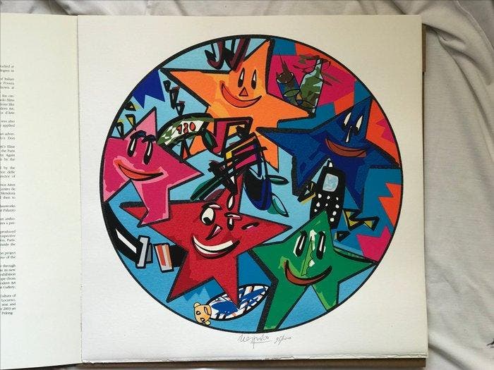 Ugo Nespolo (1941) - Le cinque stelle della Sicurezza, Antiquités & Art, Antiquités | Autres Antiquités