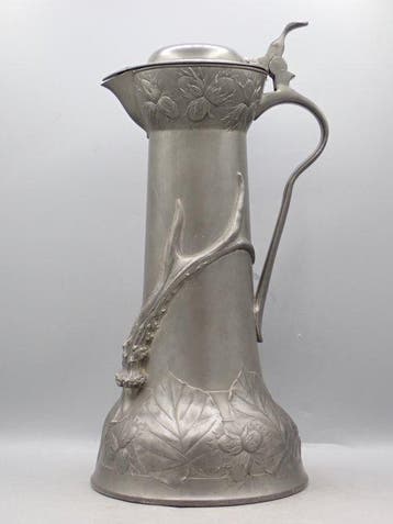 Kayserzinn - Kruik - Model 4305 - Tin - Met gewei-decoratie
