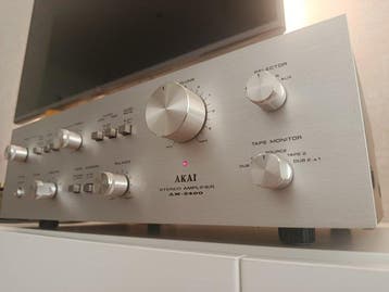 Akai - AM-2400 Solid state geïntegreerde versterker