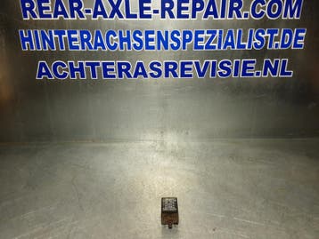 Bosch relais 0335200038, 12 volt, 2x 21W, 4x 21W., Verzenden, Gebruikt, Universele onderdelen