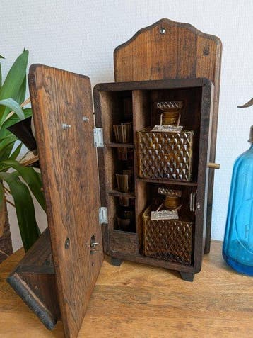 Trompe loeil - Armoire à liqueurs - Verre, Bois, Métal -
