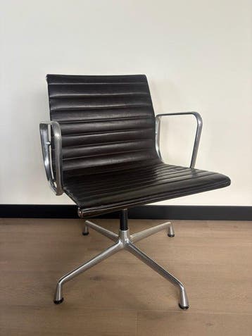 Vitra - Charles & Ray Eames - Fauteuil - EA107 - Leder,