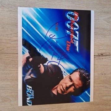 James Bond 007: Die Another Day - Pierce Brosnan as 007 -, Collections