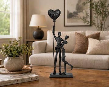 Beeld, Cast Iron Romantic Couple Figurine with Heart Balloon