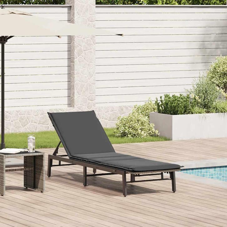 vidaXL Ligstoel met kussen grijs polyrotan, Tuin en Terras, Ligbedden, Nieuw, Verzenden