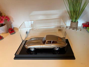 Amalgam 1:18 - Modelauto - Jaguar E-type, Nieuw