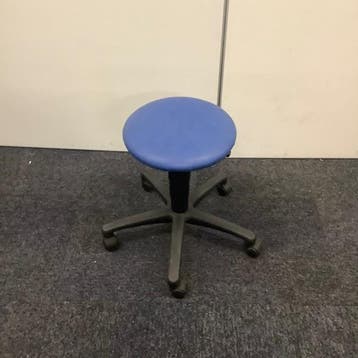 Intertek verrijdbare kruk, blauw skai leder - zwart, Huis en Inrichting, Gebruikt