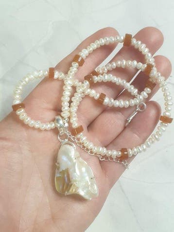 925, Zeldzaam Gilded Old Mussel Pearl hanger, witte
