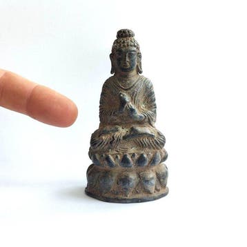 Oud-Indochinese Gemengd metaal Zittende Boeddha-kraal