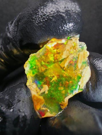 11.25cts Crystal Opal Specimen Ruw- 2.24 g