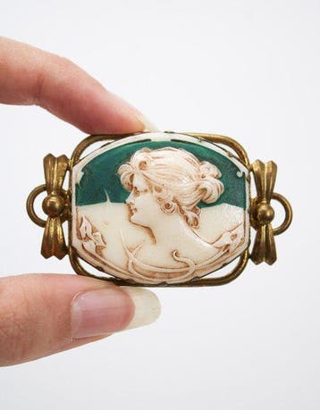 Uraniumhoudende opaal - Broche - Art Nouveau camee-broche, Antiek en Kunst