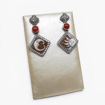 Koraal - Zilver - Oorbellen - Handgegraveerde camee, Verzamelen