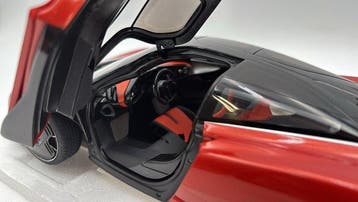 Autoart 1:18 - Modelauto - McLaren Speedtail Volcano Orange, Hobby en Vrije tijd, Nieuw