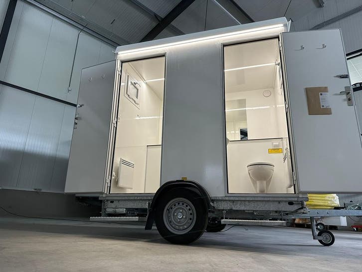 Te koop nieuwe toiletwagens koelwagen mobiele badkamer koel, Autos : Divers, Remorques